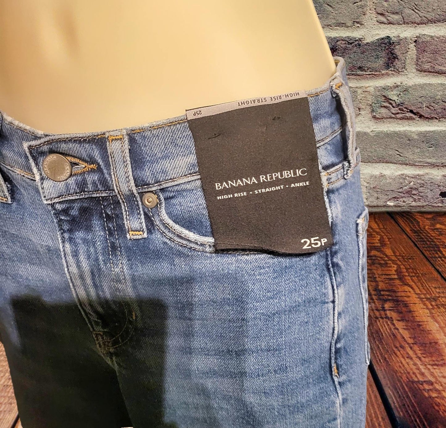 Banana Republic High Rise-Straight-Anke Jean Pants - NWT- Sz 25P