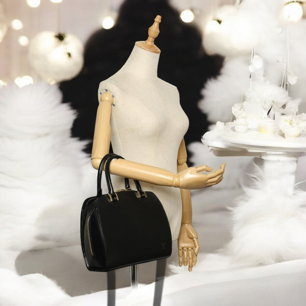 Louis Vuitton Pont Neuf Handbag in Black Epi Leather