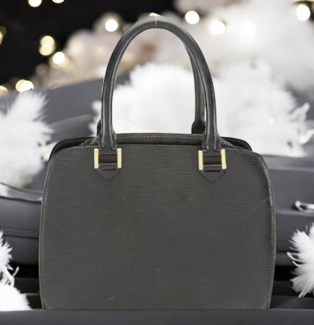 Louis Vuitton Pont Neuf Handbag in Black Epi Leather
