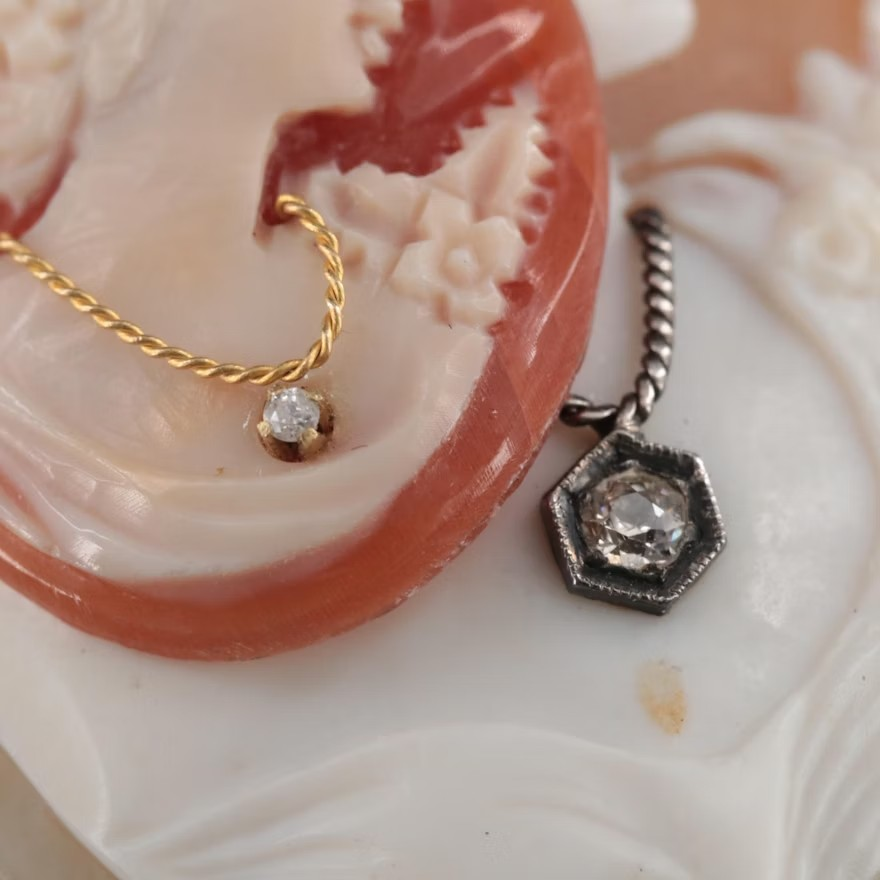 Antique Cameo Habillé 4K Loose Shell and Diamond Set