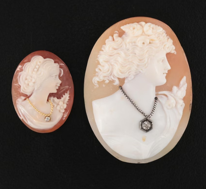 Antique Cameo Habillé 4K Loose Shell and Diamond Set