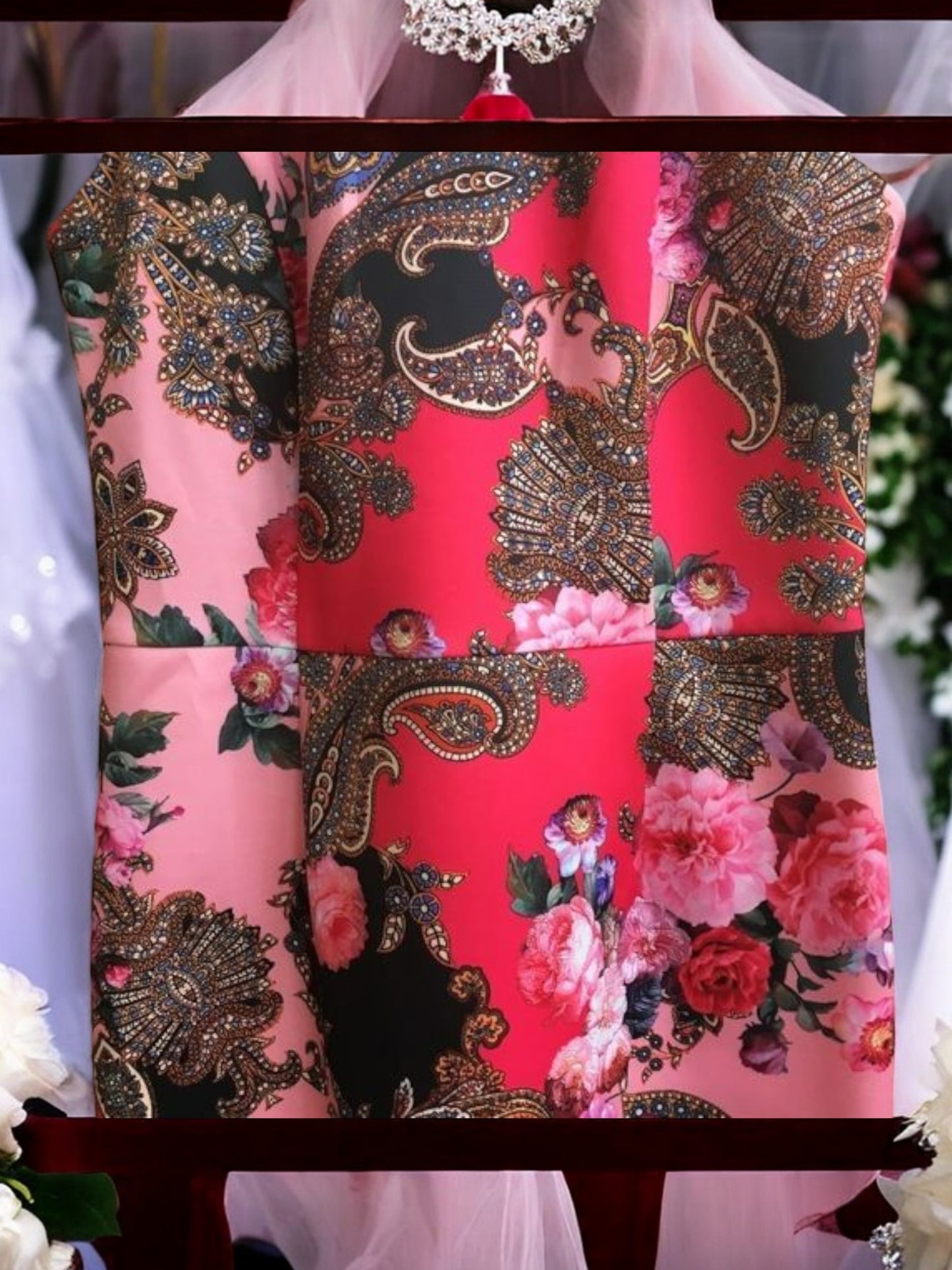 ALEXIA ADMOR SCUBA SHEATH DRESS IN PINK PAISLEY