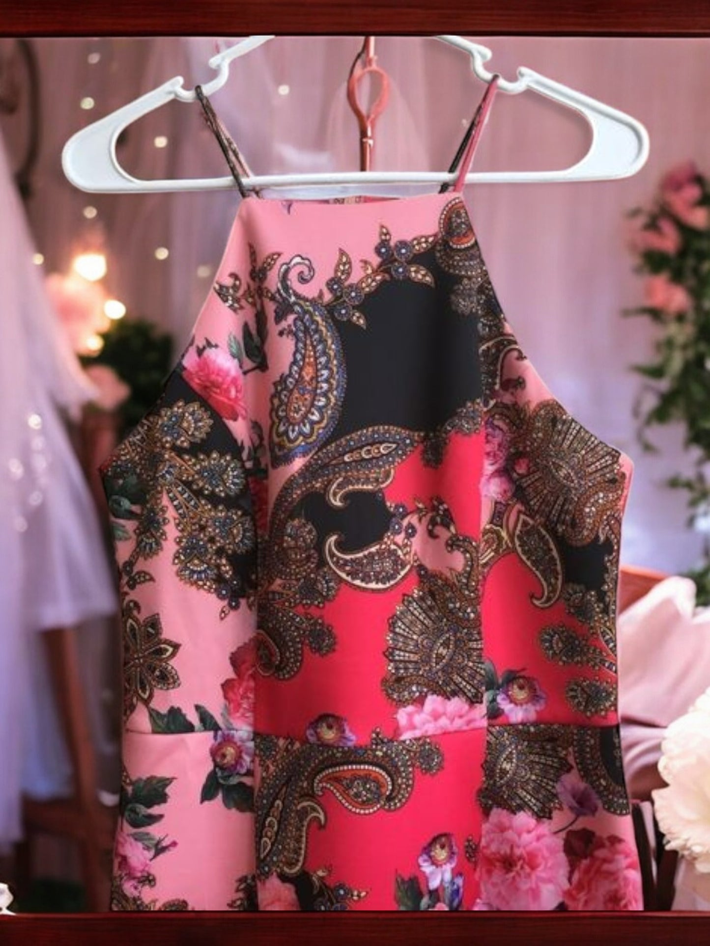 ALEXIA ADMOR SCUBA SHEATH DRESS IN PINK PAISLEY