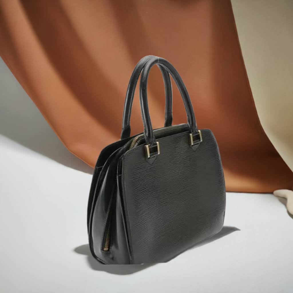 Louis Vuitton Pont Neuf Handbag in Black Epi Leather