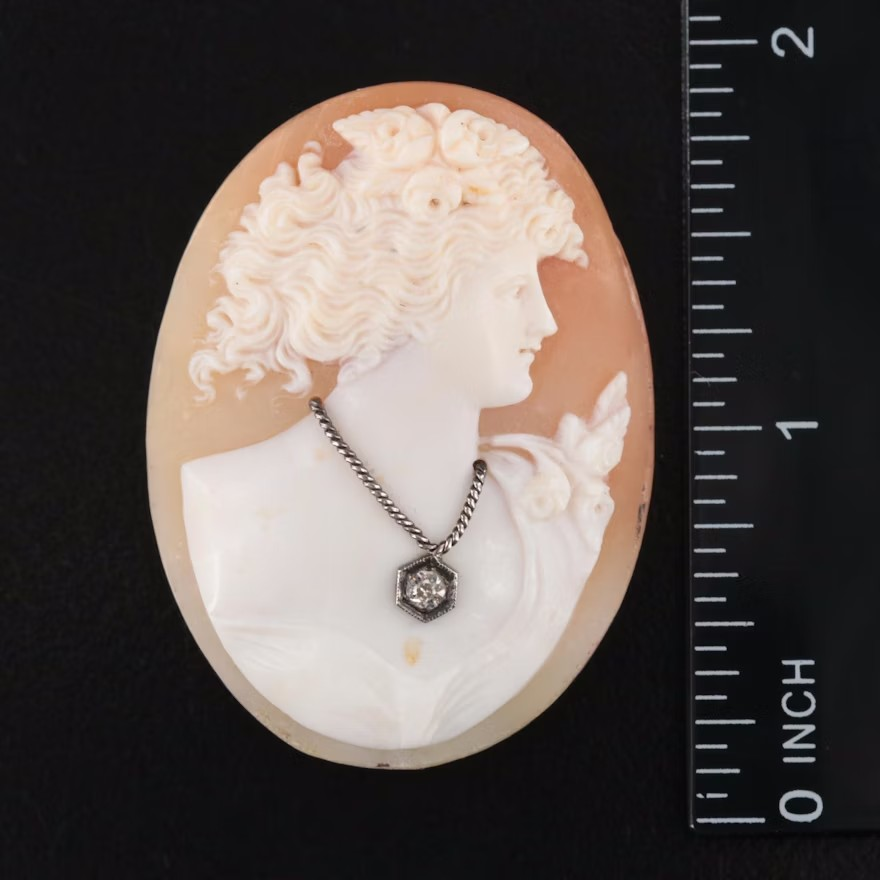 Antique Cameo Habillé  4K Loose Shell and Diamond Set