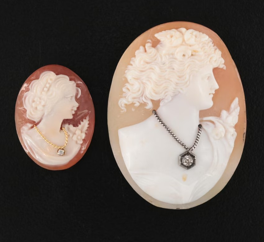 Antique Cameo Habillé  4K Loose Shell and Diamond Set