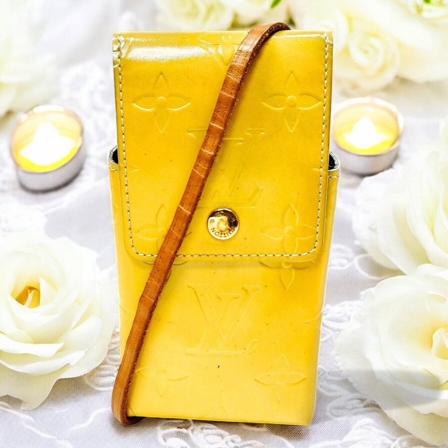 Vintage Louis Vuitton LV Crossbody bag Yellow Vernis 1171770