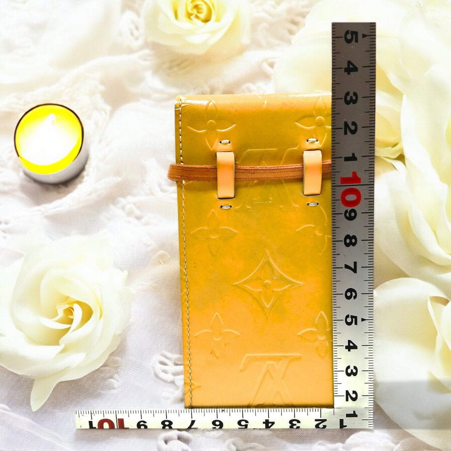 Vintage Louis Vuitton LV Crossbody bag Yellow Vernis 1171770