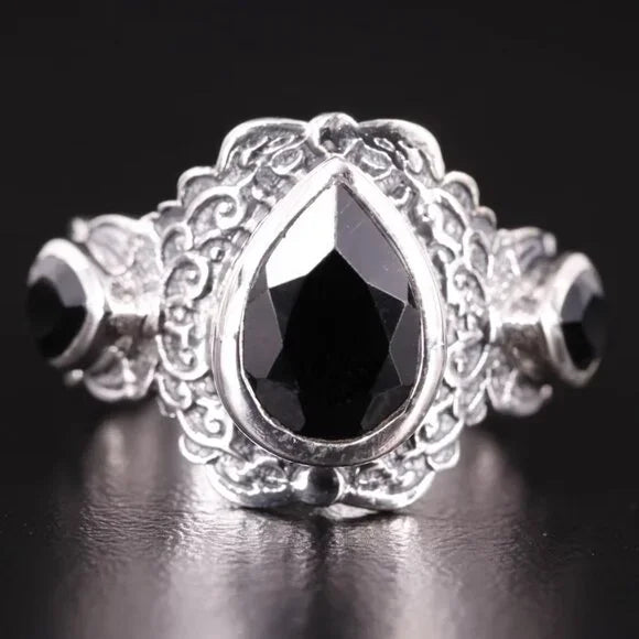 Vintage Beautiful Sterling Cubic Zirconia Scalloped Ring