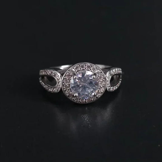 Beautiful Vintage Beautiful CZ Ring-61690